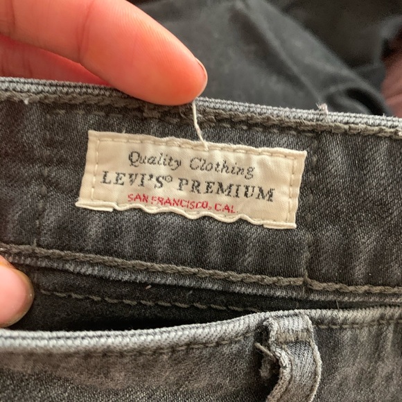 Levi High Rise Skinny - Picture 4 of 5